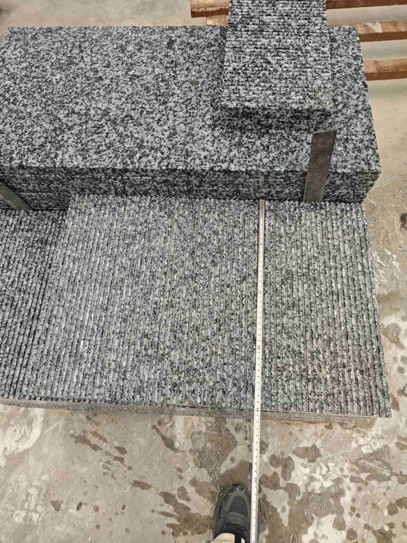 咸阳芝麻黑拉丝面