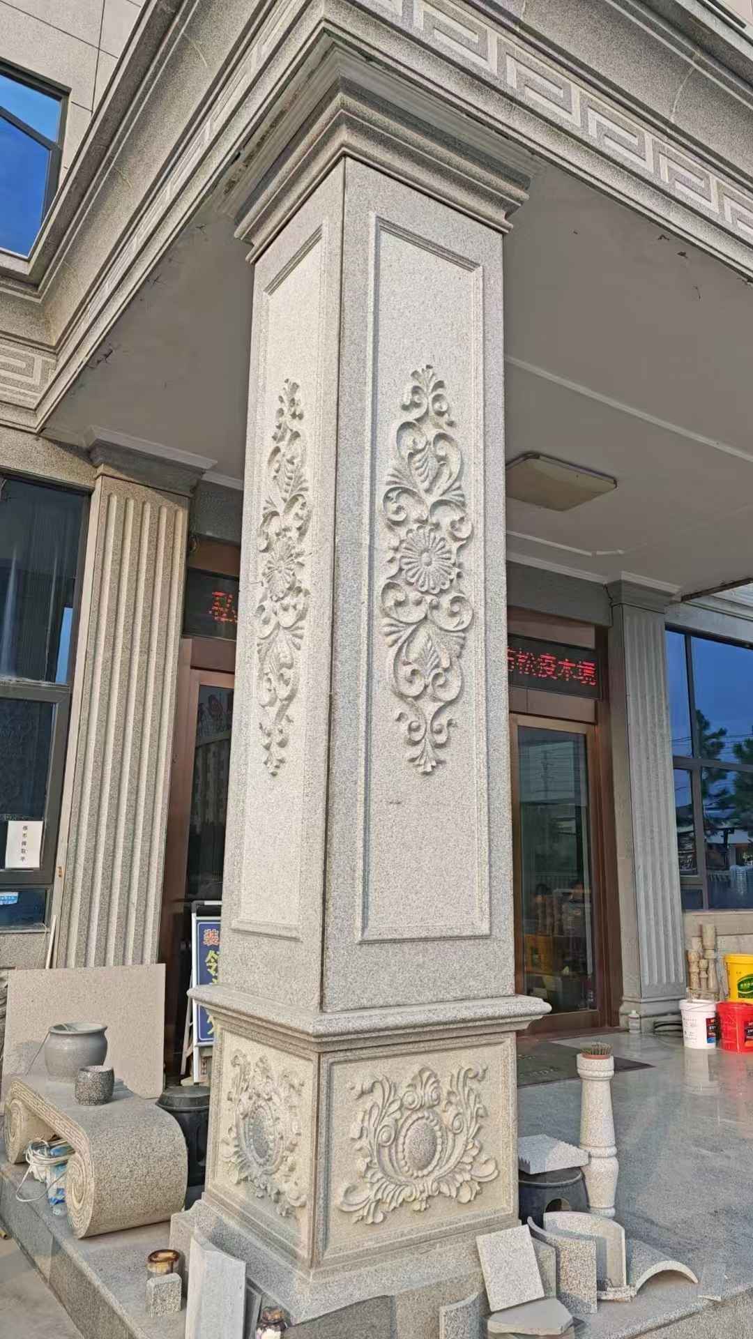 咸阳芝麻白别墅雕刻柱子  黄金麻